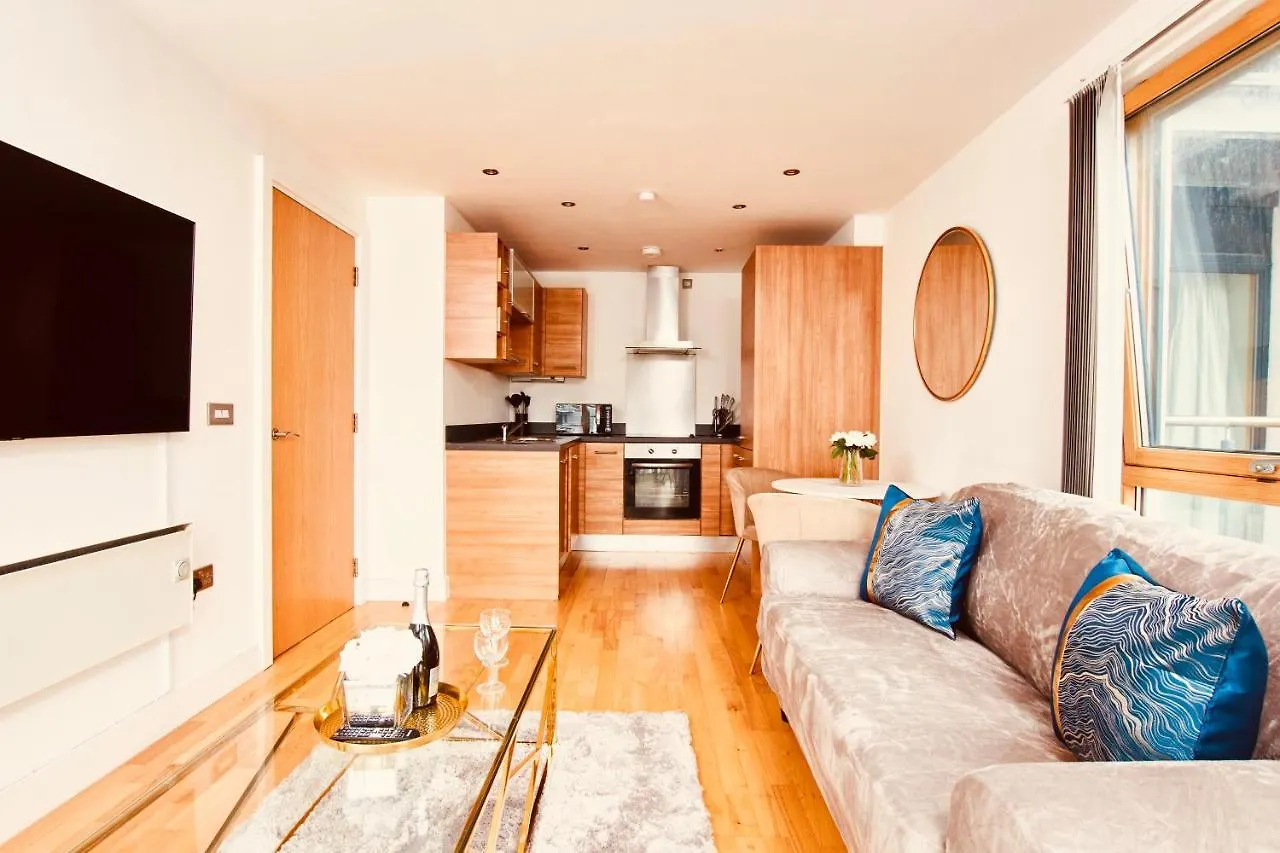 Deluxe City Centre Apt Free Parking River View Balcony Leeds  0*, Leeds (West Yorkshire) United Kingdom