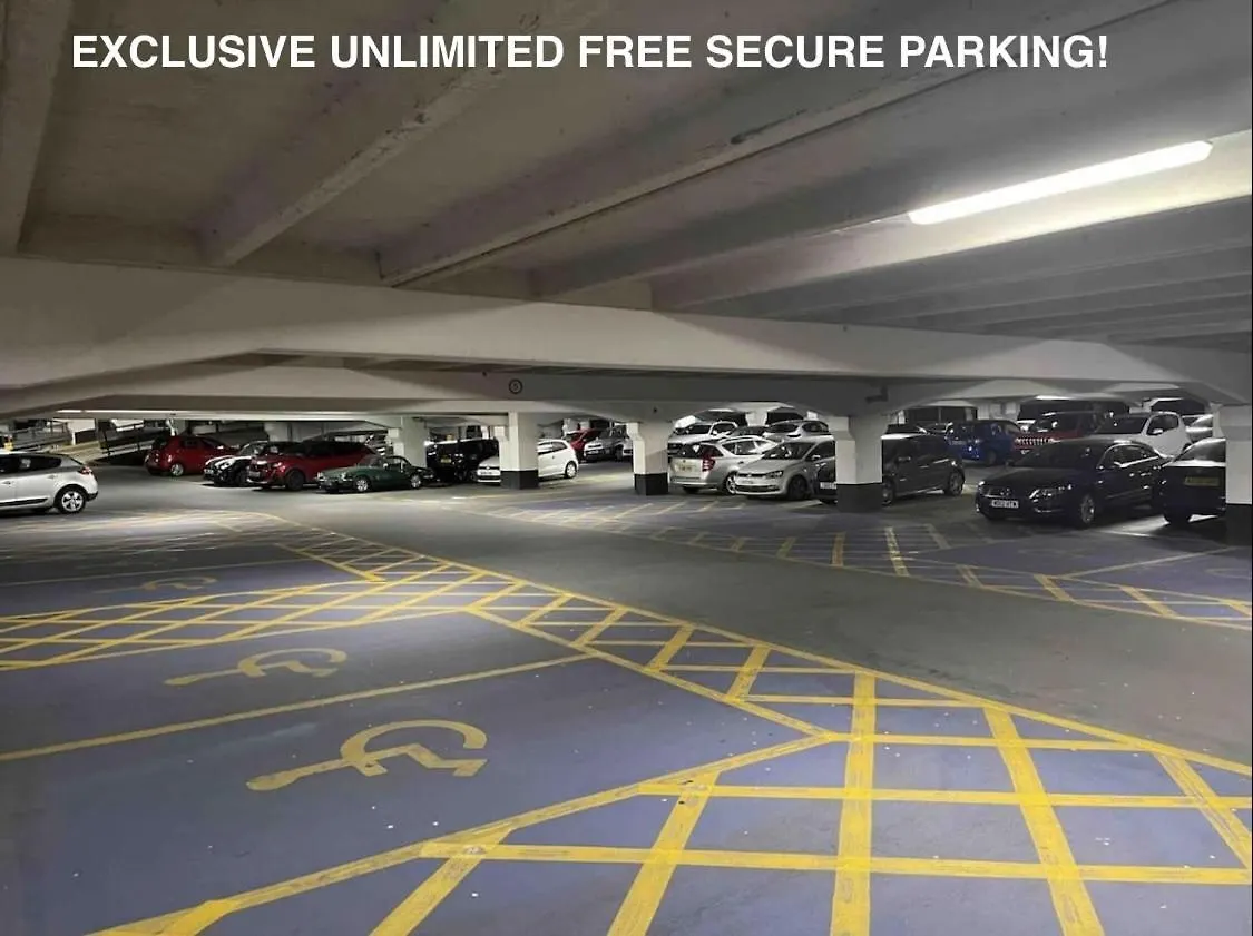 Apartment Deluxe City Centre Apt Free Parking River View Balcony Leeds