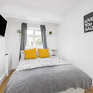 Verv Stratford Guest house London